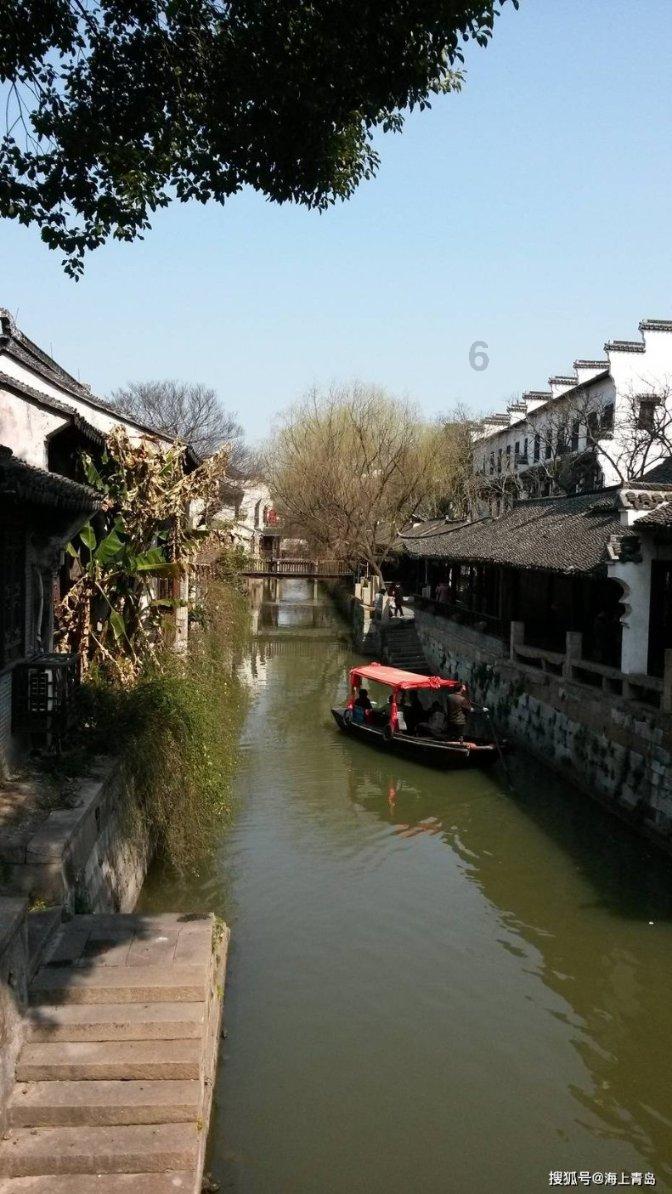 三亚一流动摊贩卖水果缺斤短两？官方通报来了